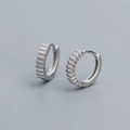 Minimalistische S925 sterling zilveren oorringen met geribbeld textuurontwerp in zilver - 925 zilver / Witgoud