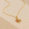 Elegante collana con ciondolo a farfalla dorata con design traforato e cristalli brillanti - Argento 925 / Oro
