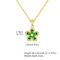 Collar de flor dorada con cinco circonitas verdes en pera y detalles de cristal - Estilo Verde (PNC-032GG)