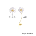 Orecchini a margherita asimmetrici dorati con dettagli floreali bianchi per donna - Margherita Asimmetrica Oro (EBD-122G)