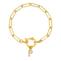 Vergulde schakelarmband met een met strass steentjes bezette letter P bubble hanger - Letter P