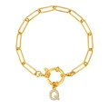 Gouden paperclip ketting armband met strass letter Q bedeltje en ronde veersluiting - Letter Q