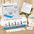 Digitales Kampfspiel für Kinder mit Mathe-Holzblöcken, Karten und einem Spiel-Buzzer - Mathematische Rechenblöcke, Rechenkarten und Tischglocke