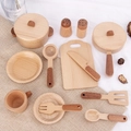 Handgemaakte houten kinderkeuken speelset met pannen en keukengerei in natuurlijk beuken - Kookgerei Stijl