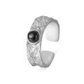 Minimalist 925 silver ring with hammered rock texture and round black onyx gemstone - Adjustable Open / White Gold