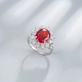 Ring aus 925er Silber mit ovalem rotem Stein (10x12 mm) und Diamantbesatz auf Seide - US-Größe 6 / Taubenblutrot (YEJ8016)