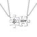 Detailansicht der Puzzle-Halsketten mit I love you more und most Gravur - I Love You More Herz Stil (PBF-039S-2)