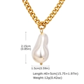 Détail du pendentif perle baroque sur chaîne gourmette dorée avec dimensions précises - Style Chaîne Cubaine Epaisse Perle Baroque (NC-2124G)
