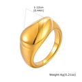 Dettaglio anello a goccia placcato oro 18K con larghezza 1,12 cm e peso di 6 g - US 6 / Oro