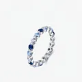 S925 Sterling Silber Eternity Ring mit funkelnden Kristallen im blauen Farbverlauf - US-5 / Silber