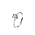 Minimalistische S925 zilveren ring met fonkelende ster-zirkonia op een witte achtergrond - US Maat 6