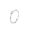 Eleganter Ring aus 925er Sterlingsilber mit kleinem 3D-Herz auf sauberem weißem Hintergrund - US-Größe 5 / Silber