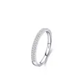 Anillo de plata S925 con doble fila de diamantes sobre fondo blanco minimalista - Talla EE. UU. 5 / Plateado