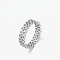 Vintage 925 sterling silver hollow heart ring featuring an elegant openwork pattern - US Size 5 / Silver