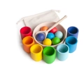 Set Montessori arcobaleno con 7 tazze in legno colorate, palline abbinate e ciotola - 7 Colori Palle e Tazze (Scatola Kraft)