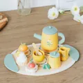 Set da tè pomeridiano in legno per bambini con teiera gialla, vassoio e dolci giocattolo - Set da Tè Reale Margherita (P0.73)