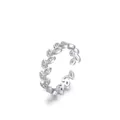 Anello aperto a foglia d'alloro in argento S925 con zirconi su sfondo bianco - Aperto Regolabile / Argento