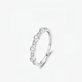 Anello elegante in argento sterling S925 con perle bianche alternate e pietre di zircone - Taglia US 5 / Argento