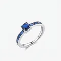 Bague vintage britannique en argent S925 sertie de saphirs bleus carrés chics - US 5 / Argenté