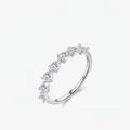 Elegante anello in argento S925 con sette scintillanti zirconi cubici dal taglio a pera - Taglia US 5 / Argento sterling 925