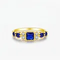 Anello vintage in argento S925 dorato con gemma blu quadrata e piccoli diamanti - Taglia US 5 / Oro
