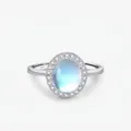 Anillo de plata esterlina S925 con piedra de luna ovalada y halo de circonita - Talla US 5 / Plateado