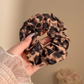 Bruine satijnen scrunchie met luipaardprint en zijdeachtige textuur voor haarstyling - Groot Luipaard Kleine Maat (1#)