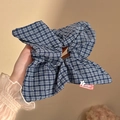 Blauwe geruite scrunchie met sterdetail en handgemaakt label voor elegant kapsel - 1# Blauwe Scrunchie Met Sterren En Strasssteentjes Geruit 22 Cm