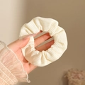 Witte kanten bloemen scrunchie met gebreide textuur en elegant geplooid design - #3 Beige 9cm