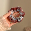 Klassieke blauwe en rode geruite scrunchie van gebreide stof met geplooid ontwerp - 50# Karamel Milkshake