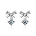 Elegantes pendientes de lazo en plata S925 con piedras moissanita pera y redondas - Plata de Ley 925 (Chapado en Oro Blanco) / 0.3ct+0.3ct Moissanita