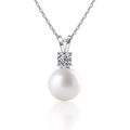 Collar clásico de plata 925 con una perla blanca redonda y un colgante de moissanita brillante - Plata 925 / Oro Blanco (0,5 ct de Moissanita)