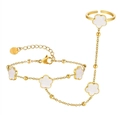 Goldenes Edelstahl-Sklavenarmband mit weißer Muschelblume und Perlen-Details - Weißer Fünfblättriger Blumenstil (BR-2272G02)
