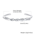 Detalle de brazalete rígido trenzado plateado con diámetro interior 6,32cm y anchura de 0,6cm - Color Acero