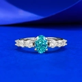 Elegante ring van S925 zilver met ovale paraiba blauwe steen en heldere zijstenen - US 5 / Paraiba Blauw (R1549)