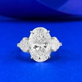 Elegante anello in argento S925 con solitario ovale e pietre laterali a mezza luna - US 5 / Grande Stile Ovale (R1574)