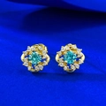 Elegante goldene Blumenohrringe mit blauem Edelstein und Diamanten auf Samt - Kleine Größe / Gold