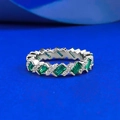 Sprankelende S925 zilveren ring met smaragdgroene edelstenen en kleine diamanten - US 6 / Zilver