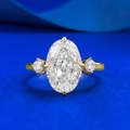 Eleganter vergoldeter S925 Silberring mit ovalem Carbon-Diamanten und Seitensteinen - US 5 / Gold