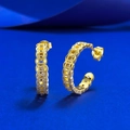 Pendientes de aro en C huecos de plata S925 bañada en oro con patrón de moneda china - E670 Aro Moneda Antigua (Dorado) / Plata 925