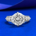 Anillo clásico de plata S925 con una piedra de circonita redonda de 10mm corte brillante - US 5 / Circonita Blanca (R1498)