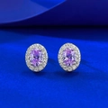 Elegante Ohrstecker mit rosaviolettem ovalem Edelstein und funkelndem Diamantkranz - Rosenviolette Ohrstecker (E676) / 925er Silber