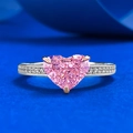Elegante anello a cuore in argento S925 con gemma rosa 7x9mm e zirconi incastonati - US 5 / Anello a Cuore con Strass Rosa (R1258) / Rosa