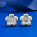 S925 Silber vergoldete Blumenohrstecker mit gebürsteter Textur und Zirkonia-Mitte - 925er Silber / Silber Gebürstete Blume (E601)