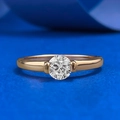 Anello minimalista in argento S925 con zircone bianco rotondo da 5,0 mm e doppia colonna - US 5 / Oro champagne