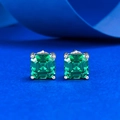 Klassische Ohrstecker mit smaragdgrünem Edelstein in silberner Krappenfassung - 925er Silber / Smaragd