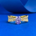 S925 Silberring mit ovalem Lavendel-Edelstein und Pave-Diamanten auf Goldband - US 5 / Lavendel-lila Zirkonia Gebürsteter Stil (R1328)
