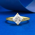 Anillo clásico de plata S925 oro 18K con un diamante solitario de corte princesa - US 5 / Dorado