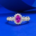 S925 Silberring mit ovalem rosa Edelstein und Diamant-Halo auf blauem Seidenhintergrund - US 5 / Rosa (R993)