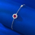 Eleganteres S925 Silber Armband mit taubenblutrotem Edelstein im Blumendesign - Rot (B118) / 925er Silber